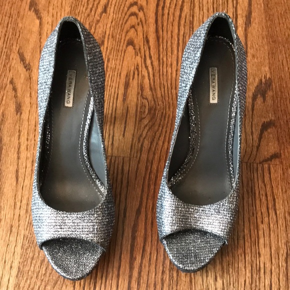 Vera Wang Glitter Metallic Pumps - Picture 2 of 8